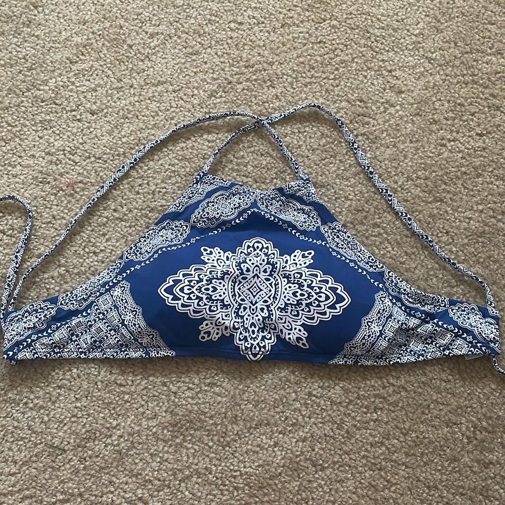 NWOT Boho blue & white bikini top